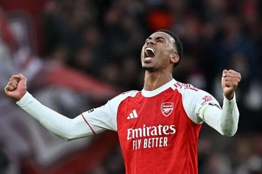Arsenal công thủ toàn diện, dẫn đầu Ngoại hạng Anh 2025/26