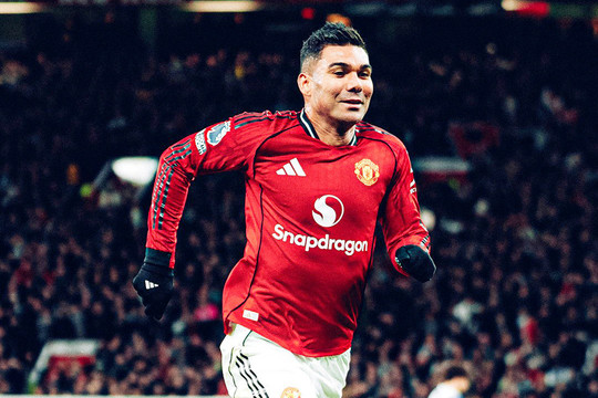 Casemiro hồi sinh, Ferdinand phản pháo gay gắt Carragher