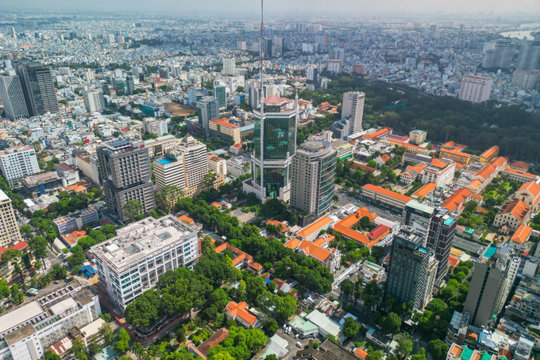 Giá nhà TP.HCM: Bài học từ Berlin, London và các giải pháp