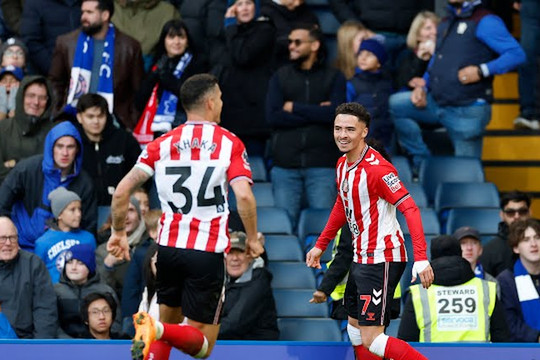 Sunderland hạ Chelsea 2-1, viết tiếp cổ tích Ngoại hạng Anh