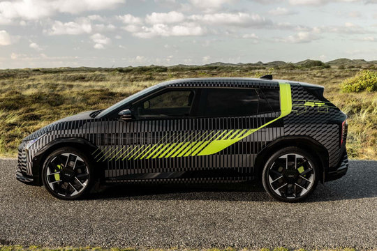 Kia EV4 GT lộ diện: Thiết kế tinh tế, hứa hẹn sức mạnh
