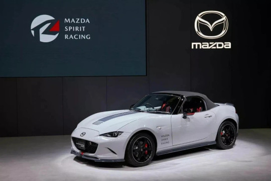 Mazda MX-5 12R: Sức hút từ phiên bản đường đua giới hạn