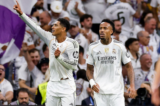 Real Madrid 2-1 Barca: Lamine Yamal mờ nhạt ở Bernabeu