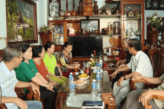Suốt đời học tập Bác