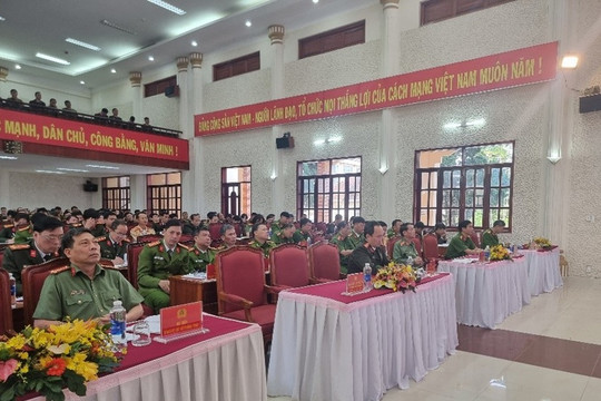 Chiến lược Bảo vệ nền tảng tư tưởng của Đảng: Kinh nghiệm và Bài học từ thực tiễn đấu tranh