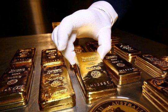 Giá vàng thế giới tăng nhẹ khi đồng USD suy yếu, giới đầu tư chờ kết quả cuộc gặp Mỹ - Trung