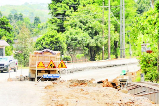 Tập trung đẩy nhanh tiến độ dự án giao thông DT.721