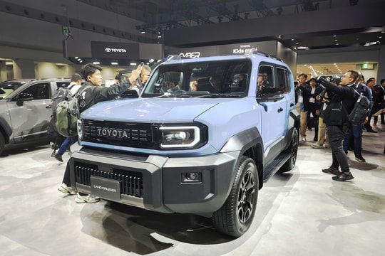 Toyota Land Cruiser FJ: SUV địa hình cỡ nhỏ có gì đặc biệt?