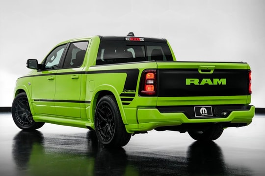 Ram 1500 The Dude và Charger Sixpack: Mopar làm mới SEMA