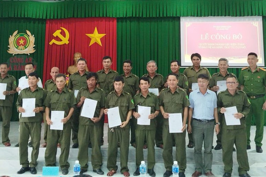 Công an xã Hàm Tân tổ chức Lễ công bố Quyết định thành lập, kiện toàn Tổ bảo vệ an ninh, trật tự cơ sở