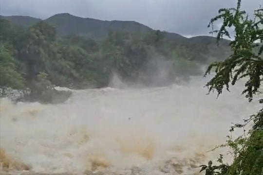 Lâm Đồng cảnh báo lũ khẩn cấp trên sông Cam Ly