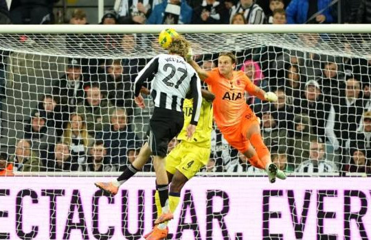 Woltemade tái định nghĩa hàng công Newcastle 2-0 Tottenham