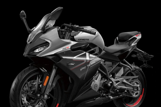 CFMoto 250SR Lite 2025: Sportbike 250cc giá chỉ 62 triệu