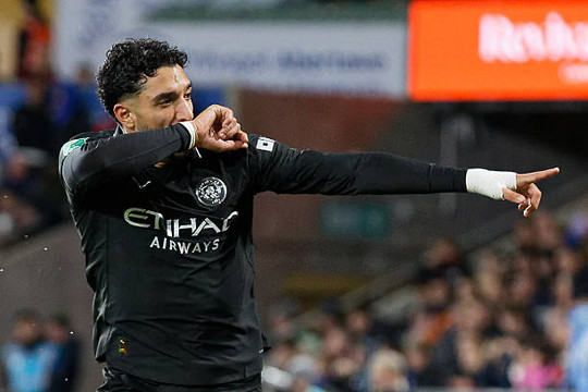 Man City 3-1 Swansea: Marmoush tỏa sáng, vẫn nhớ Haaland