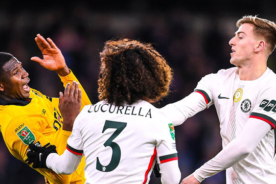 Chelsea: Maresca chỉ trích Delap vì thẻ đỏ ngu ngốc