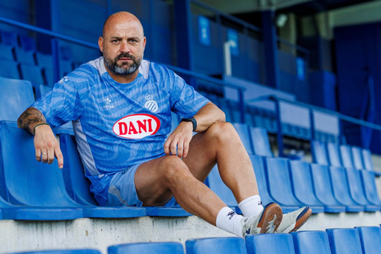 Manolo Gonzalez: từ tài xế xe buýt đến La Liga với Espanyol