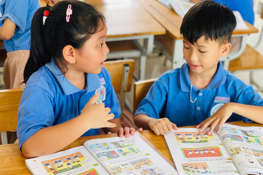 Triển khai nội dung giáo dục quyền con người ở cấp tiểu học