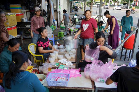 “Nắm cơm” nghĩa tình trên dòng lũ