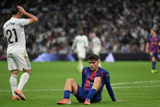 Barcelona khủng hoảng chấn thương, Flick đổi chiến lược