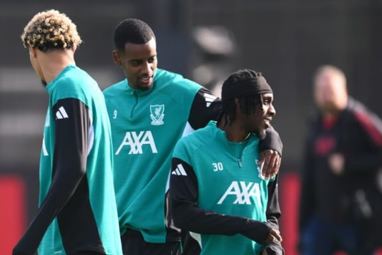 Liverpool thiệt quân: Jeremie Frimpong nghỉ 6 tuần