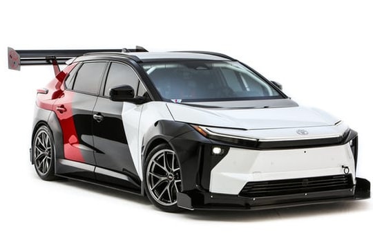 Toyota bZ Time Attack: SUV điện hóa thân thành xe đua 400 mã lực