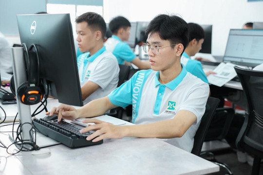 Học viện công nghệ thông tin - Hướng Nghiệp Á Âu gợi ý nghề hot dành cho nam năm 2026