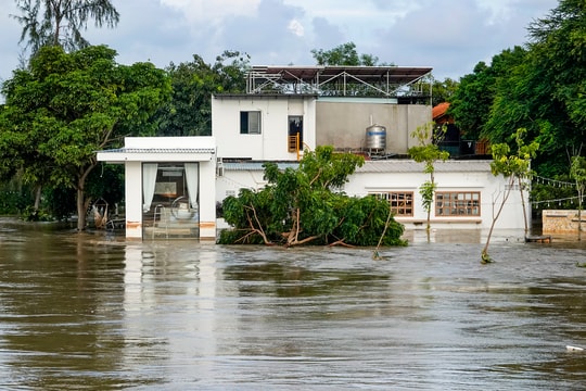 Đêm trắng vùng gần cửa biển