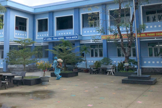 Hàm Thuận khử khuẩn môi trường, phòng dịch sau mưa lũ