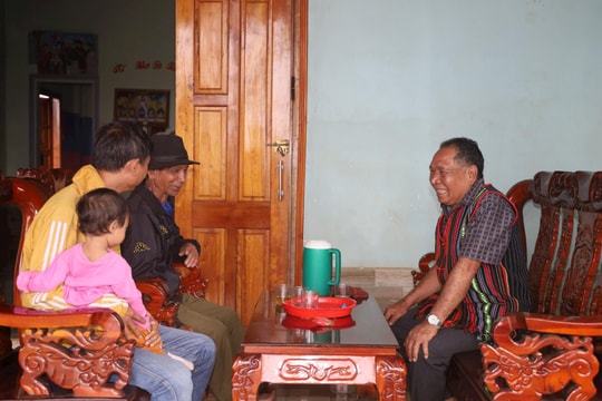 Phát huy vai trò người uy tín, gìn giữ khối đại đoàn kết ở Trường Xuân