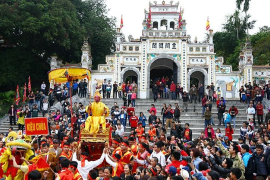 Lễ hội đền Cổ Loa: Sống lại hào khí Âu Lạc đầu năm mới