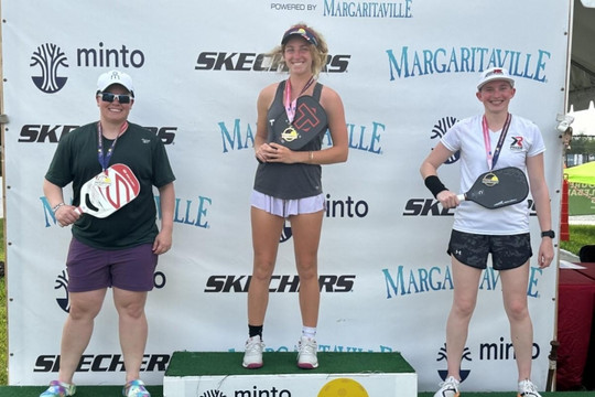 Jaquelyn Bradshaw chiến thắng ung thư nhờ pickleball