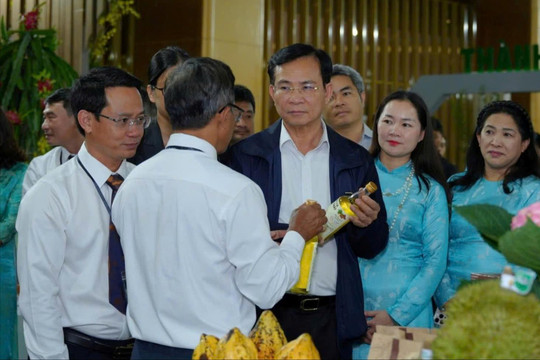 Mang hương sắc đại ngàn, ngàn hoa, biển xanh đến Hội chợ Mùa Thu 2025
