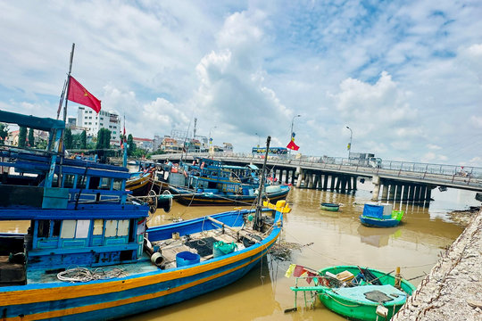 Các địa phương ven biển Lâm Đồng triển khai phương án ứng phó bão số 15