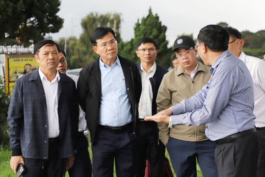 Chủ tịch UBND tỉnh Lâm Đồng Hồ Văn Mười kiểm tra phòng, chống ngập lụt khu vực Đà Lạt