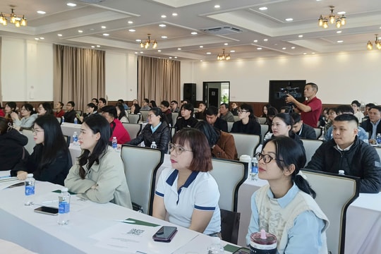 Lâm Đồng bồi dưỡng nghiệp vụ lễ tân, buồng phòng cho hơn 100 lao động du lịch