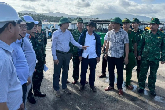 Lãnh đạo Ủy ban nhân dân tỉnh Đắk Lắk kiểm tra công tác ứng phó tại các địa phương ven biển trước khi bão số 13 đổ bộ