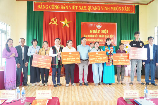 Sôi nổi Ngày hội Đại đoàn kết toàn dân tộc ở thôn Đắk Kual 5