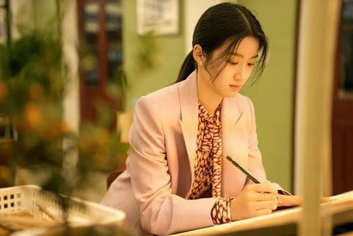 Sự nghiệp ngày 5/11/2025: 4 con giáp đón vận may lớn