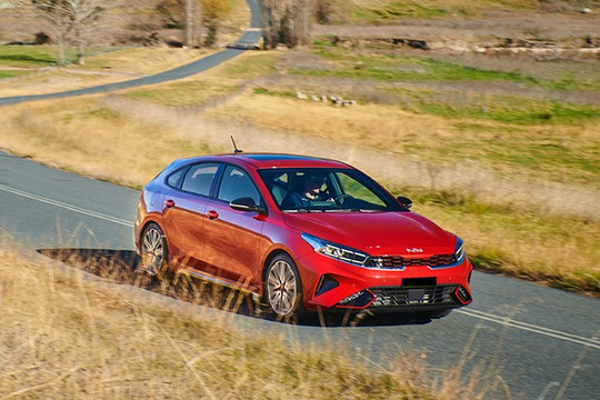 Đánh giá KIA K3: Sedan hạng C giàu tiện nghi, thiết kế thể thao