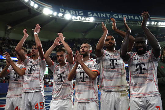 Bayern hạ PSG 2-1 tại Paris: công như bão, thủ như thép