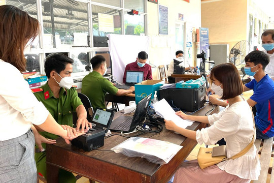Từ 15/12, không thực hiện đúng quy định về cấp đổi thẻ căn cước sẽ bị phạt đến bao nhiêu tiền?