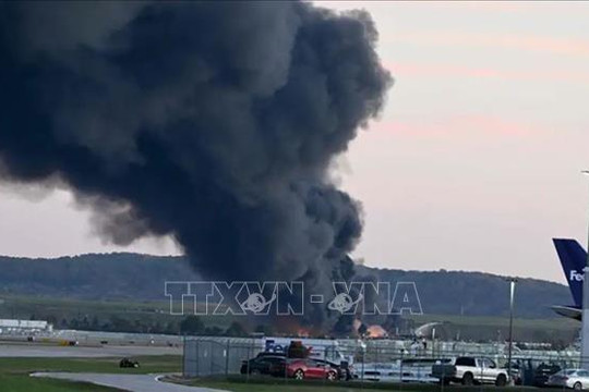 Vụ rơi máy bay chở hàng tại Mỹ: Bang Kentucky ban bố tình trạng khẩn cấp