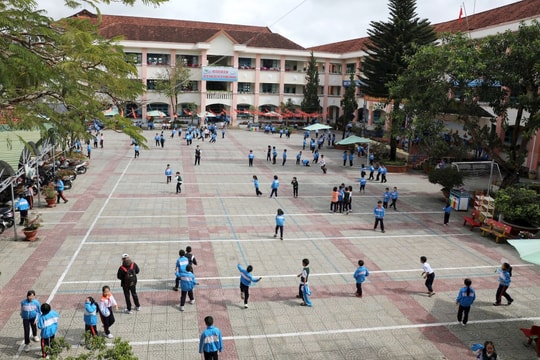 Lâm Đồng cho phép địa phương chủ động cho học sinh nghỉ học ứng phó bão số 13