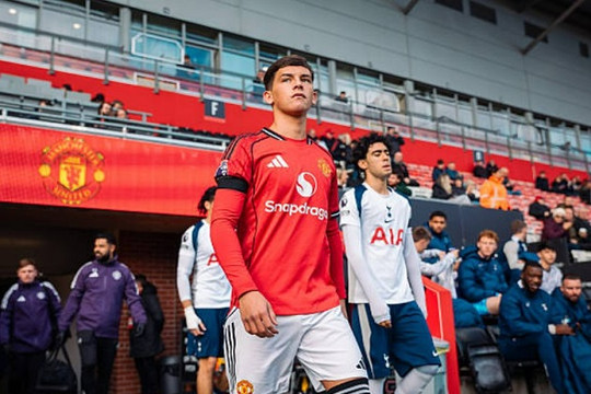 Shea Lacey tỏa sáng, Man United cân nhắc lại kế hoạch tháng 1