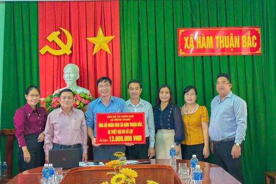 Đông Giang quyên góp 52 triệu đồng hỗ trợ các địa phương bị thiệt hại do lũ lụt