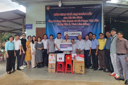 Trao nhà Đại đoàn kết và nhiều phần quà ý nghĩa cho hộ nghèo xã Đạ Tẻh 2