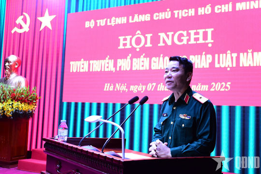 Tuyên truyền nâng cao ý thức chấp hành pháp luật trong Bộ tư lệnh Lăng Chủ tịch Hồ Chí Minh