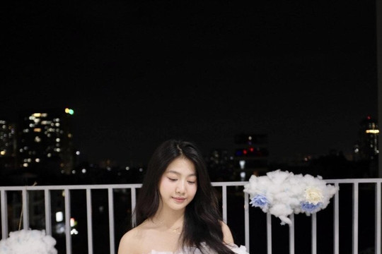 Con gái Mạnh Trường ở tuổi 16: Nhan sắc nổi bật, chiều cao vượt trội