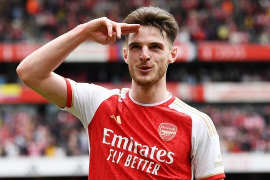 Arsenal ra giá 150 triệu euro cho Rice, Ajax mời Ten Hag