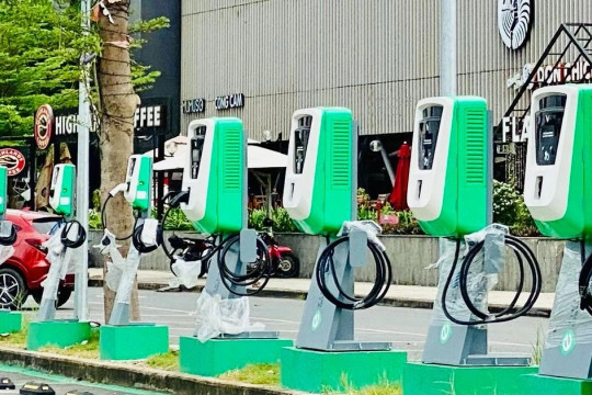Hạ tầng sạc ngày càng hoàn thiện - Người Việt đã có thể yên tâm chọn xe điện